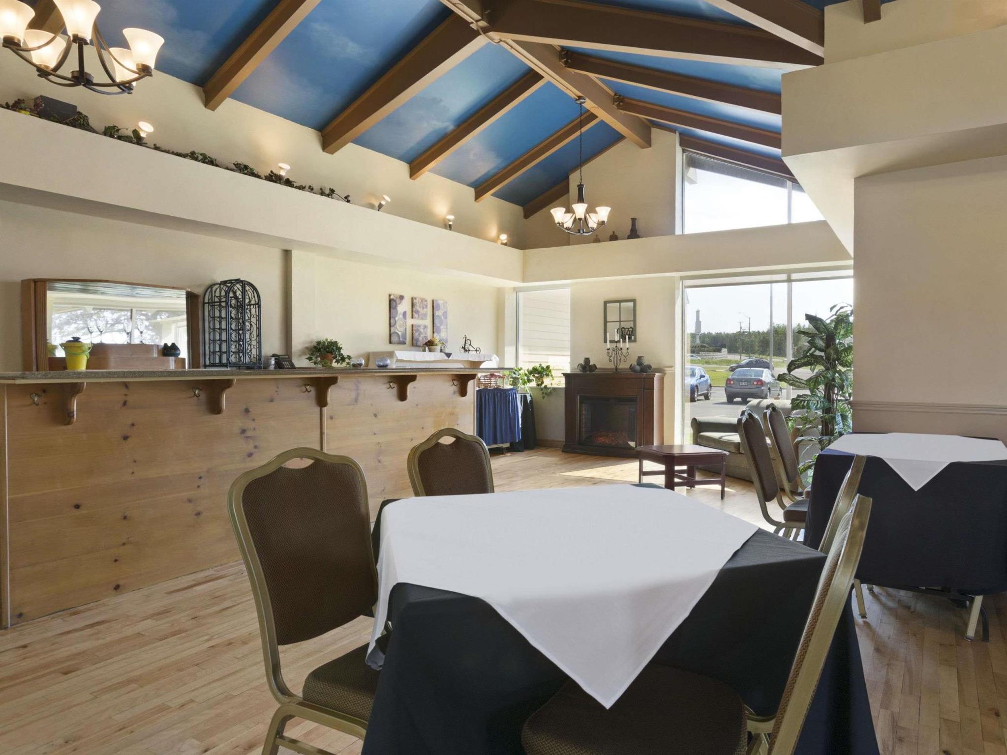 Days Inn & Suites By Wyndham Moncton Eksteriør bilde
