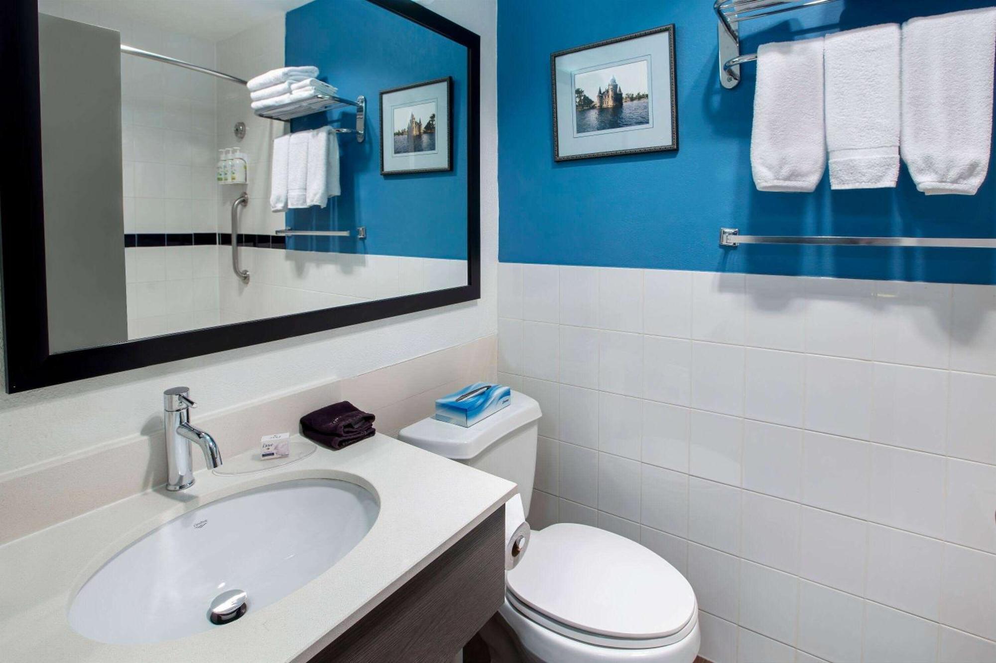 Days Inn & Suites By Wyndham Moncton Eksteriør bilde