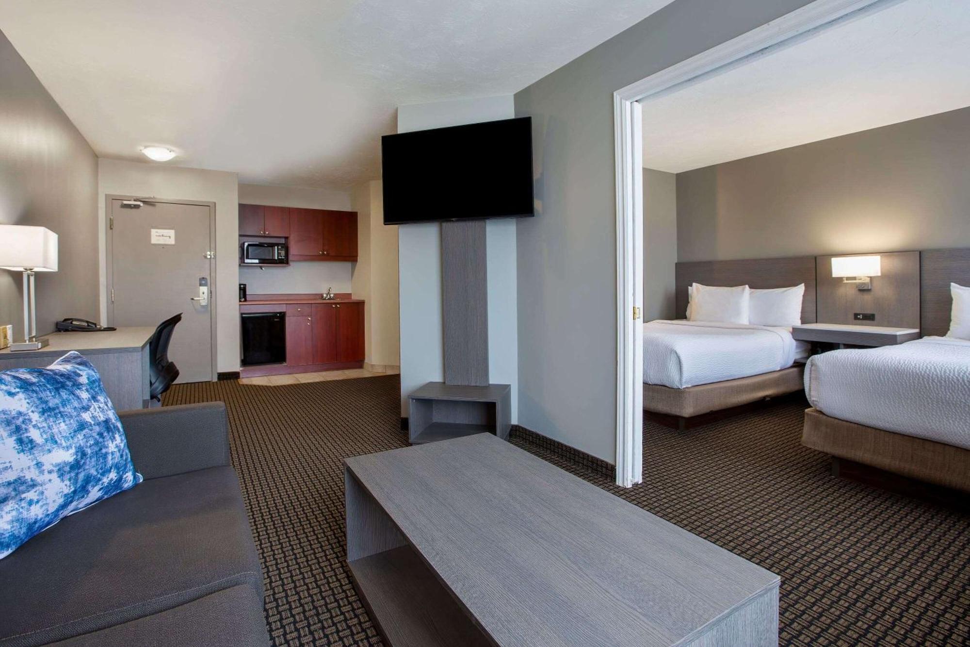 Days Inn & Suites By Wyndham Moncton Eksteriør bilde