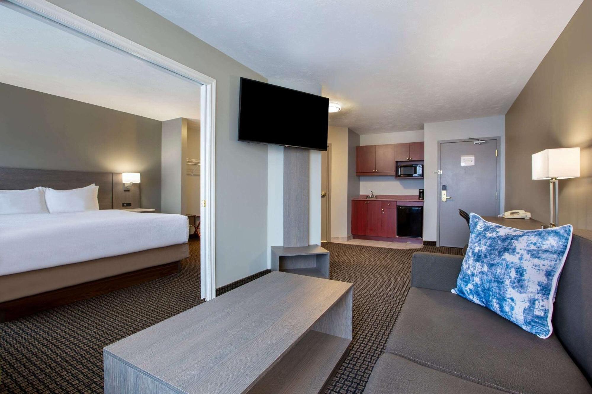 Days Inn & Suites By Wyndham Moncton Eksteriør bilde