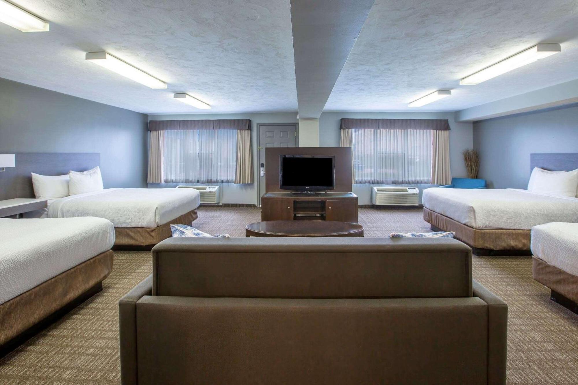 Days Inn & Suites By Wyndham Moncton Eksteriør bilde