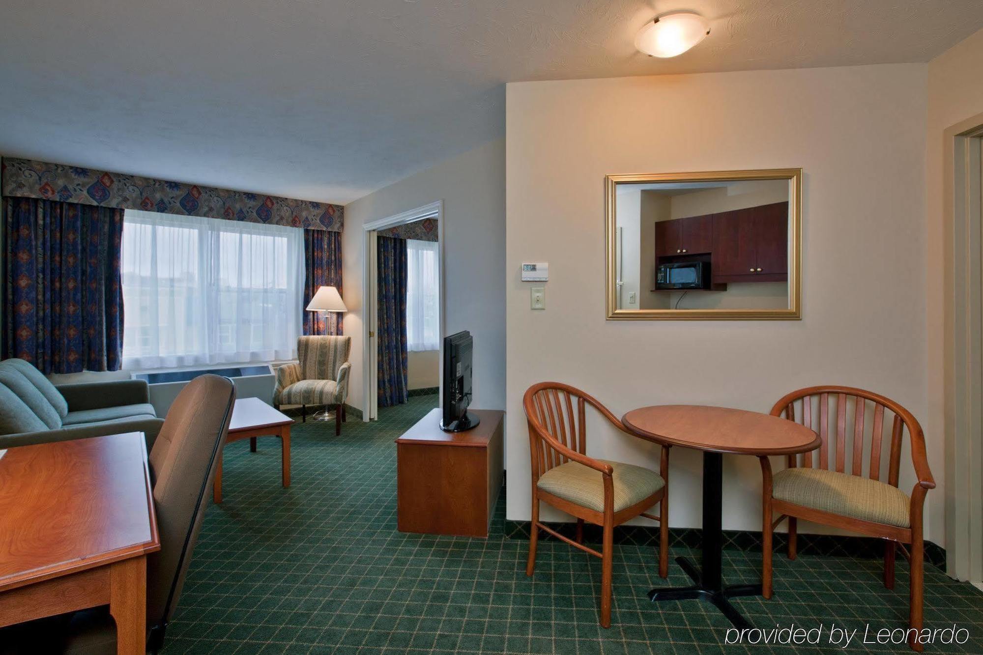 Days Inn & Suites By Wyndham Moncton Rom bilde